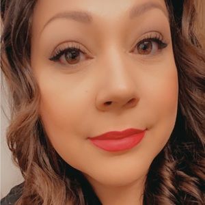 Meet your Posher, Amelia